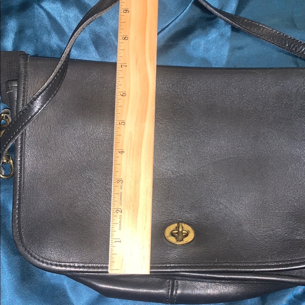 Black Leather VINTAGE COACH Shoulder Bag - Picture 6 of 11